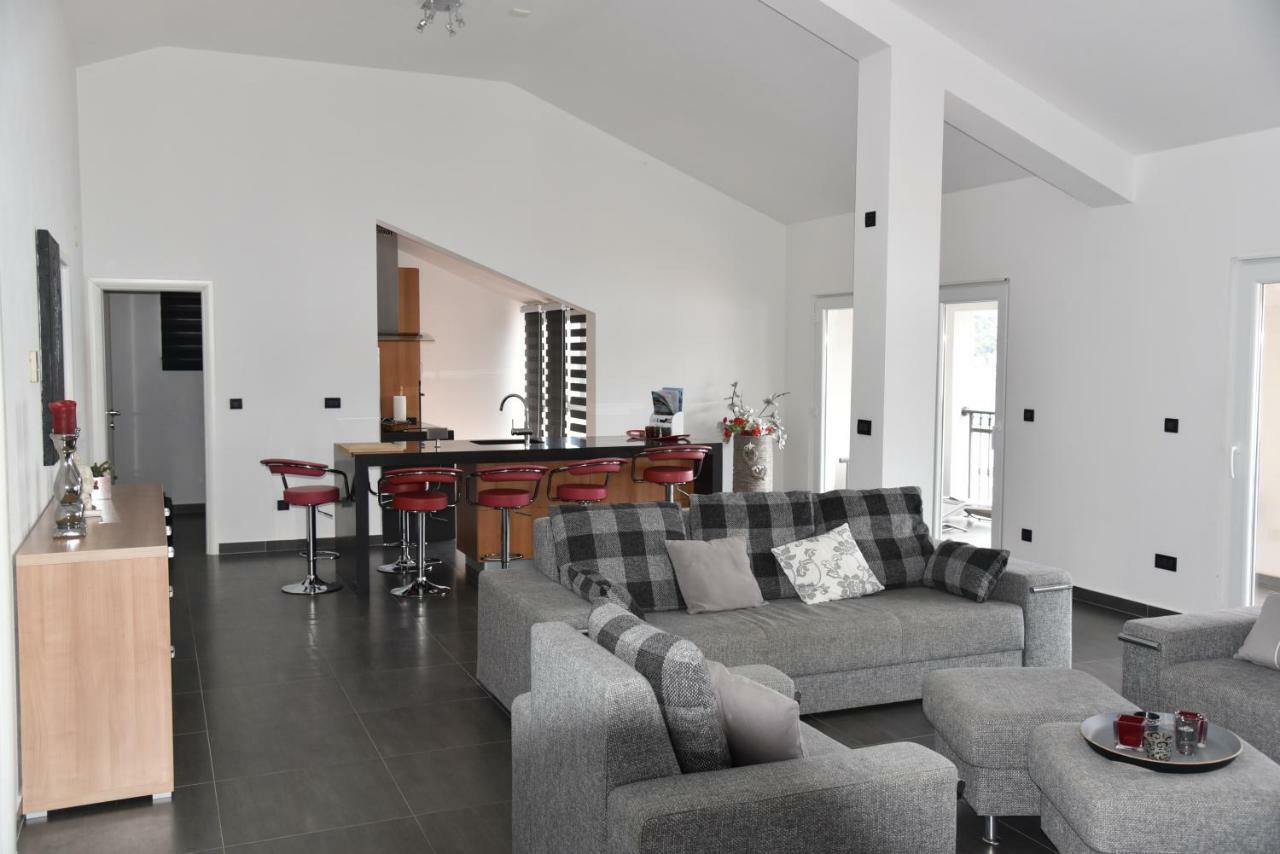 Villa Pina Appartment Chantos Тисно Екстер'єр фото