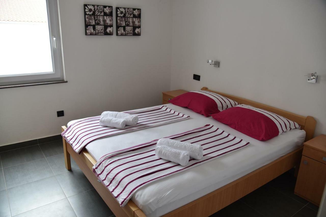 Villa Pina Appartment Chantos Тисно Екстер'єр фото