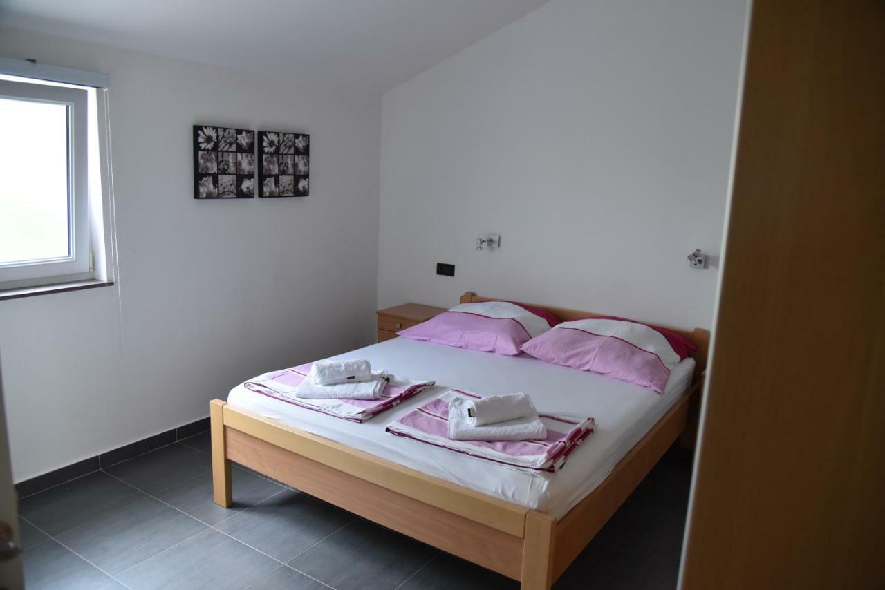 Villa Pina Appartment Chantos Тисно Екстер'єр фото