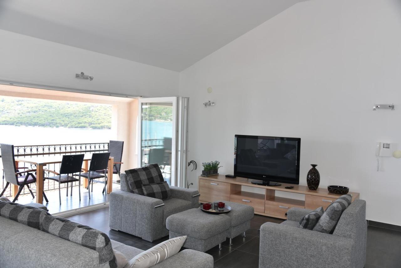 Villa Pina Appartment Chantos Тисно Екстер'єр фото